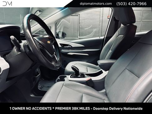 Used 2017 Chevrolet Bolt Premier w/ Driver Confidence II Package FWD image 18