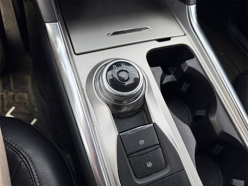 Used 2020 Ford Explorer XLT w/ Equipment Group 202A image 21