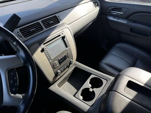 Used 2012 Chevrolet Avalanche LT image 17