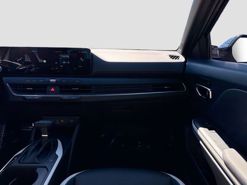 Used 2025 Kia K4 GT-Line Turbo image 18