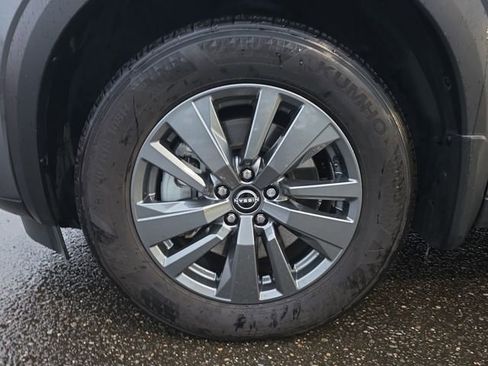 Used 2024 Nissan Pathfinder SV image 28