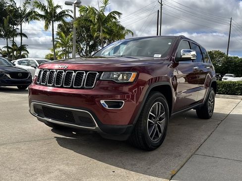 Used 2020 Jeep Grand Cherokee Limited w/ Luxury Group II image 32