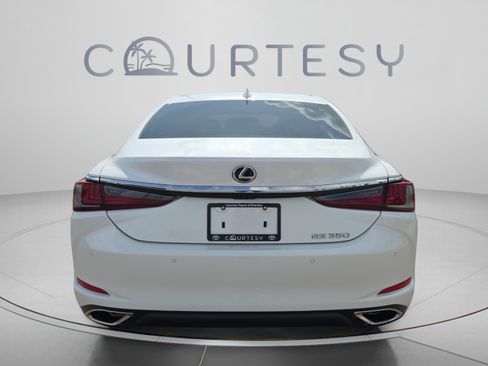 Used 2024 Lexus ES 350 w/ Premium Package FWD image 4