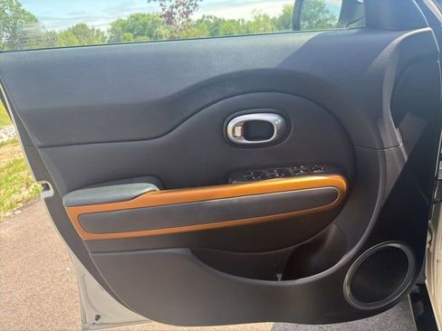 Used 2016 Kia Soul ! w/ Umber Package 1 FWD image 16