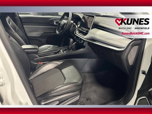 Used 2024 Jeep Compass Latitude AWD/4WD image 17