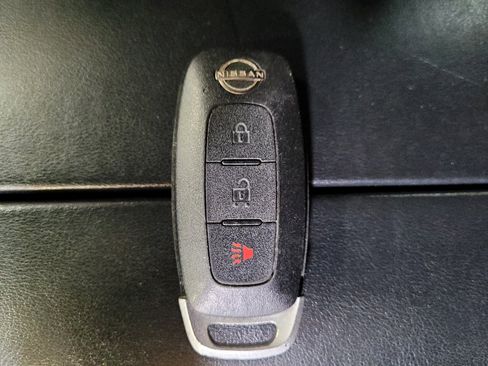 Used 2023 Nissan Rogue S AWD/4WD image 32