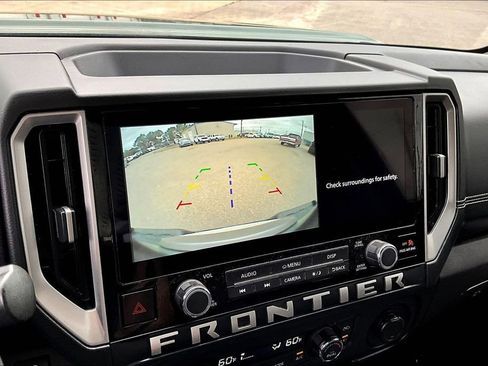 Used 2025 Nissan Frontier SV w/ SV Convenience Package RWD image 17