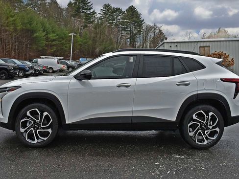 New 2026 Chevrolet Trax RS w/ Sunroof Package image 4