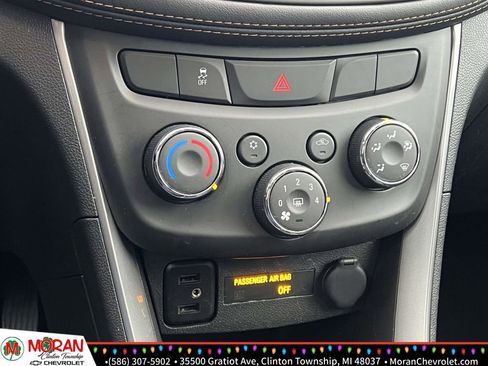 Certified 2022 Chevrolet Trax LT w/ LT Convenience Package image 21