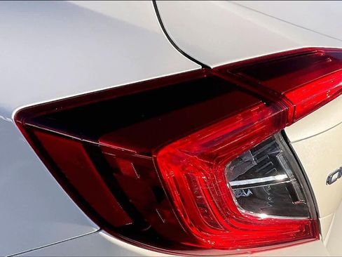 Used 2018 Honda Civic EX image 27