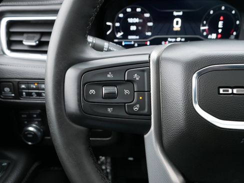 Used 2023 GMC Yukon Denali image 31