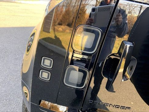 New 2026 Land Rover Defender 110 X-Dynamic SE image 14