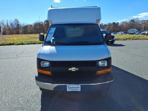 Used 2017 Chevrolet Express 3500 image 8