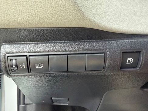Used 2022 Toyota Corolla LE FWD image 21