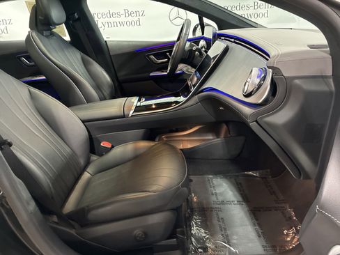 Used 2023 Mercedes-Benz EQE 500 4MATIC Sedan image 24