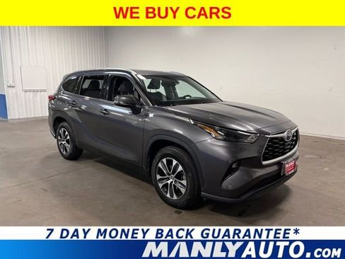 Used 2022 Toyota Highlander XLE image 1
