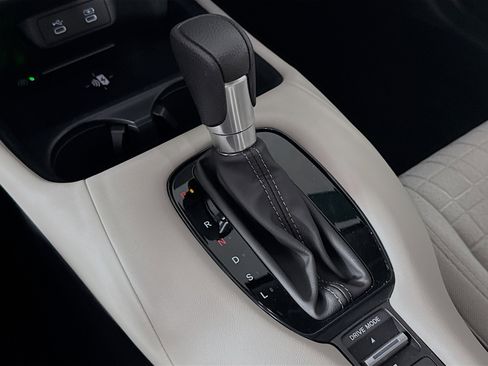 Certified 2026 Honda HR-V LX image 19
