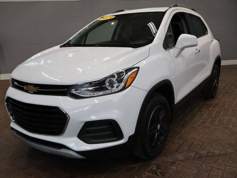 Used 2019 Chevrolet Trax LT w/ LT Convenience Package AWD/4WD image 3