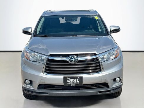 Used 2016 Toyota Highlander Limited Platinum AWD/4WD image 3