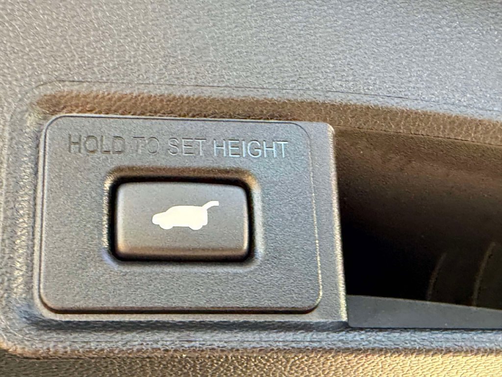 Certified 2025 Acura RDX w/ Advance Package AWD/4WD image 33