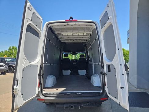 Used 2025 Mercedes-Benz Sprinter 2500 image 69