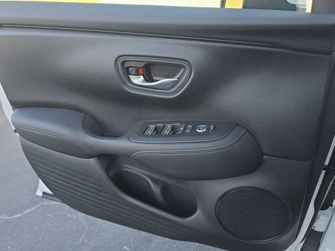 New 2026 Honda HR-V EX-L image 27
