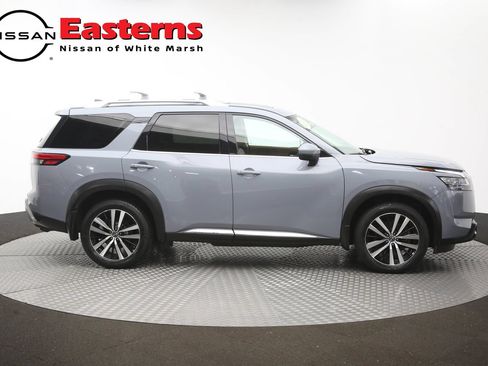 Used 2023 Nissan Pathfinder Platinum w/ Cargo Package AWD/4WD image 44