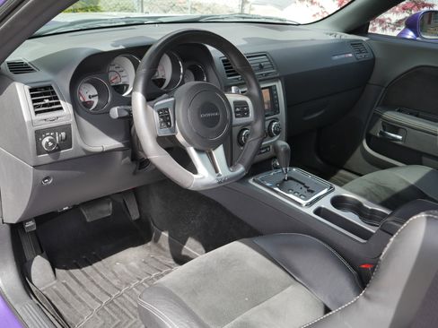 Used 2014 Dodge Challenger SRT8 RWD image 4