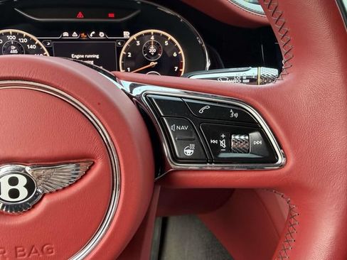 Used 2024 Bentley Flying Spur V8 AWD/4WD image 23