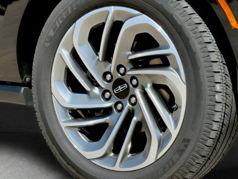 Used 2025 Lincoln Navigator Reserve AWD/4WD image 11
