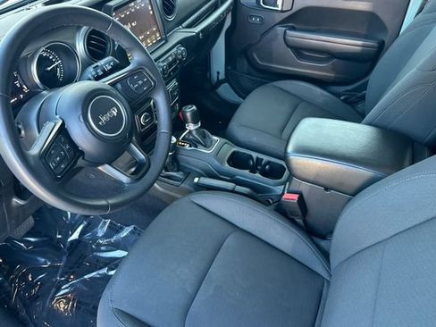 Used 2023 Jeep Wrangler Unlimited w/ 8.4" Radio Group AWD/4WD image 10