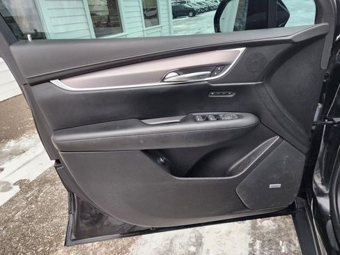 Used 2017 Cadillac XT5 Luxury w/ Driver Awareness Package image 25