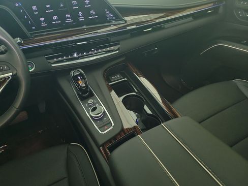Used 2023 Cadillac Escalade Premium Luxury RWD image 21