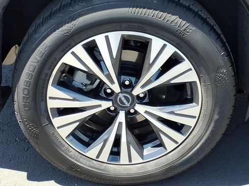Used 2023 Nissan Rogue SV FWD image 10