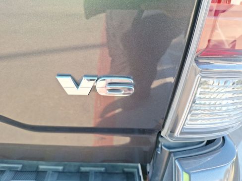 Used 2020 Toyota Tacoma TRD Sport image 12