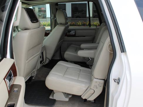 Used 2012 Lincoln Navigator L 4WD image 9