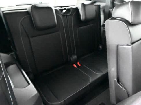 Used 2023 Volkswagen Tiguan SE R-Line image 13