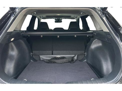 Used 2023 Toyota Corolla Cross XLE w/ Convenience Package FWD image 10