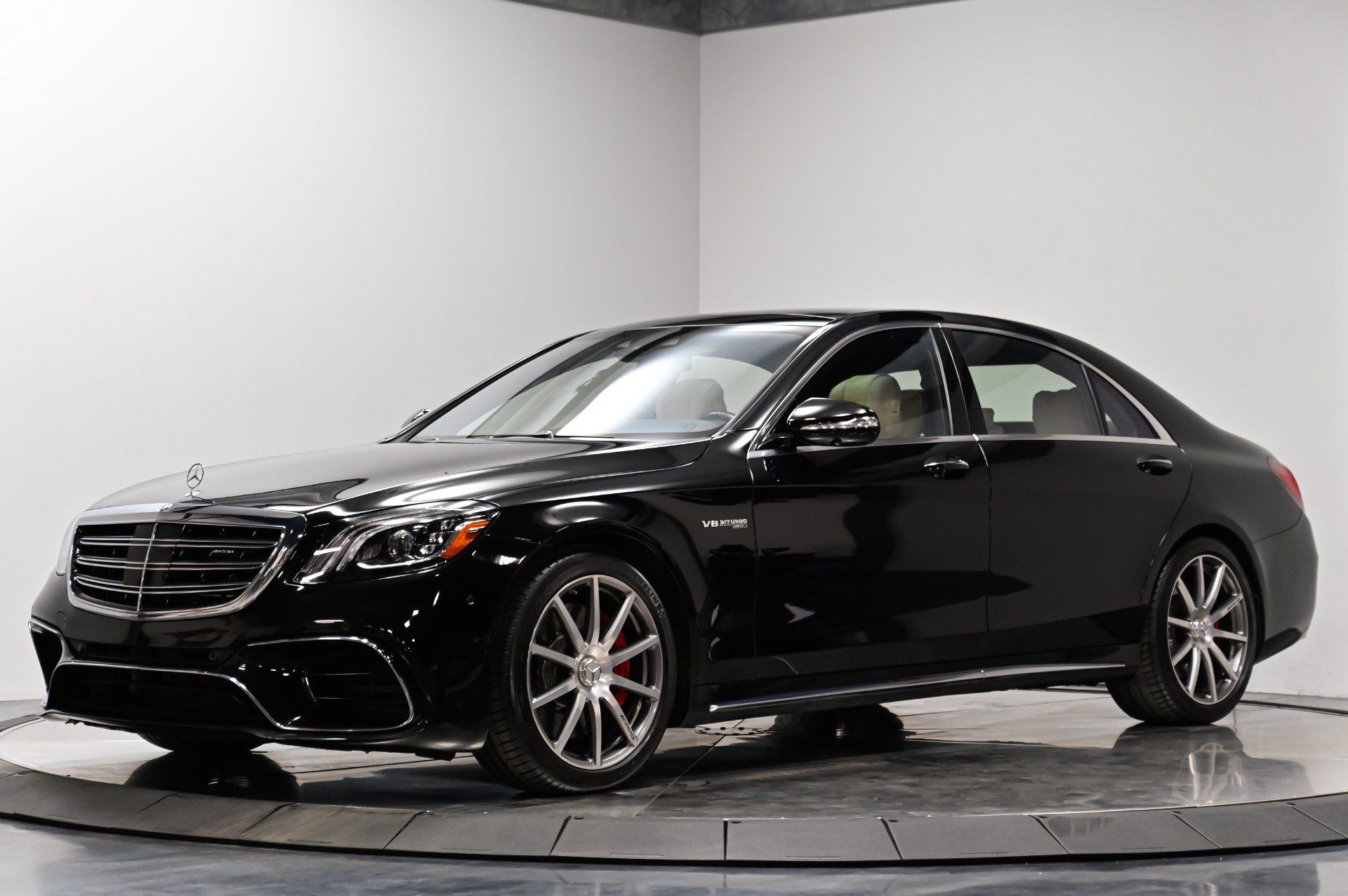 Used 2020 Mercedes-Benz S 63 AMG 4MATIC Sedan image 2