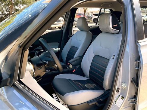 Certified 2024 Nissan Kicks SR w/ SR Premium Package image 7