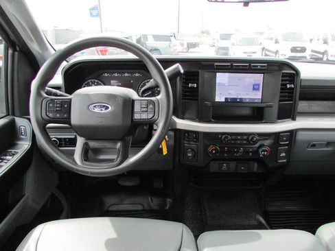 Used 2023 Ford F250 XL w/ XL Chrome Package image 21