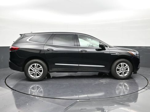 Used 2021 Buick Enclave Essence image 6