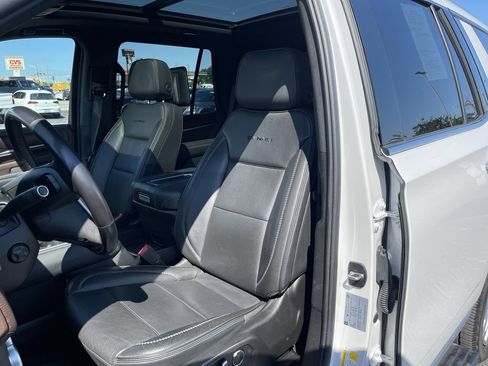 Used 2021 GMC Yukon Denali w/ Denali Ultimate Package AWD/4WD image 20