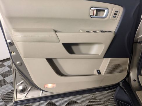 Used 2010 Honda Pilot Touring image 10