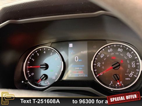 Used 2020 Toyota RAV4 XLE image 19