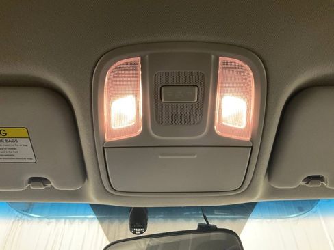 Used 2017 Kia Niro LX image 24