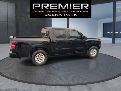 Used 2024 Nissan Frontier SV w/ Technology Package image 8