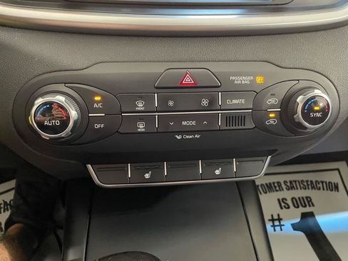 Used 2017 Kia Sorento FWD w/ LX Convenience Package image 31