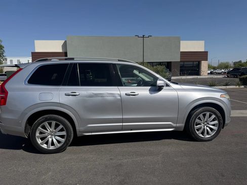 Used 2017 Volvo XC90 T6 Momentum w/ Vision Package AWD/4WD image 6