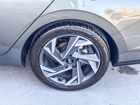Used 2024 Hyundai Elantra Limited image 13